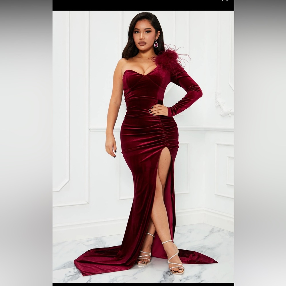 Beautiful red velvet dress size XL